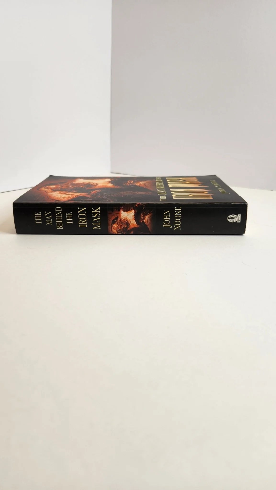 Man Behind the Iron Mask - Oakmont Books